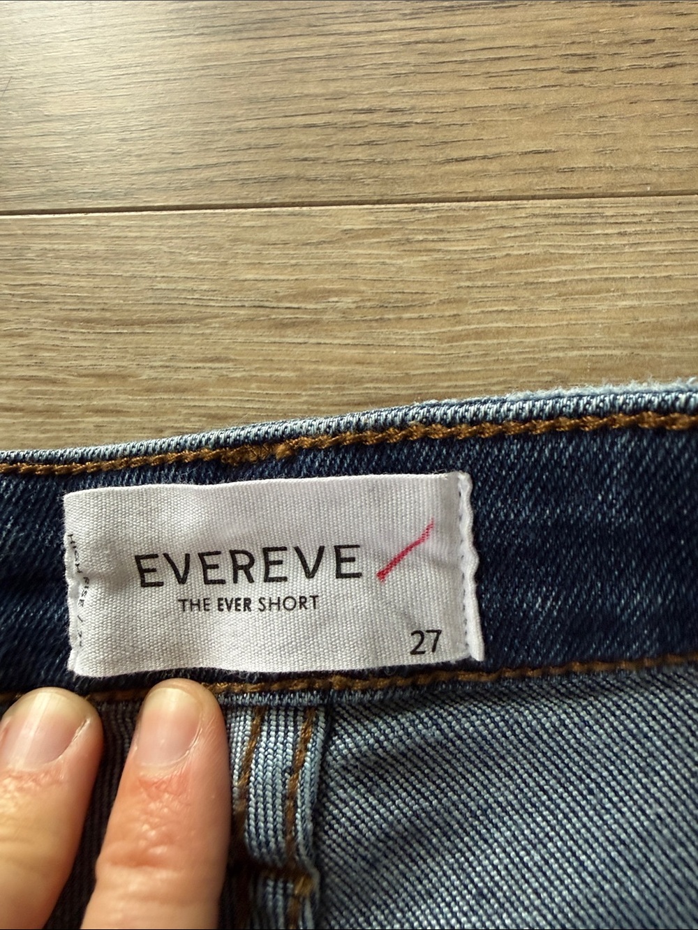 Evereve The Ever Short Frayed Hem | Medium Wash | Women’s - Picture 2 of 7